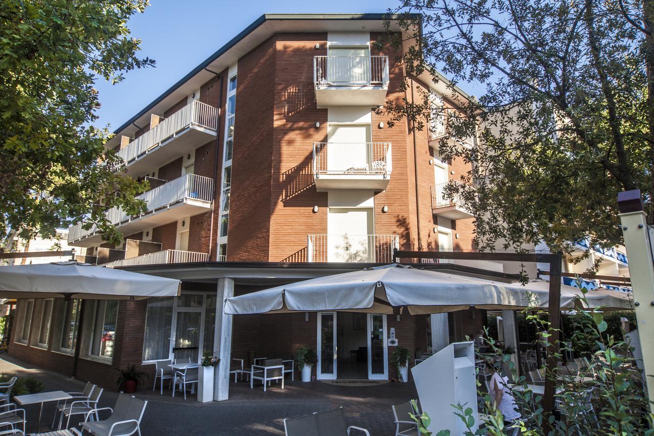 Hotel Orsa Maggiore Milano Marittima Extérieur photo